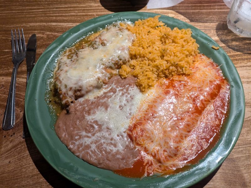 Tres Hermanas food