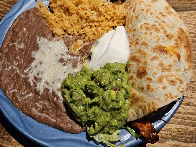 Tres Hermanas food